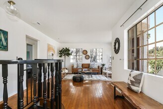 1811 W Silver Lake Dr in Los Angeles, CA - Building Photo - Building Photo