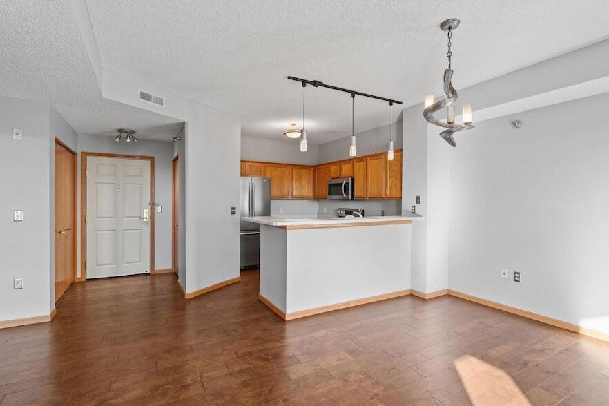 615 N 1st St in Minneapolis, MN - Building Photo