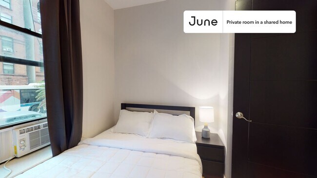Private bedroom in 4 bed/2 bath Home in New York, NY - Building Photo - Building Photo