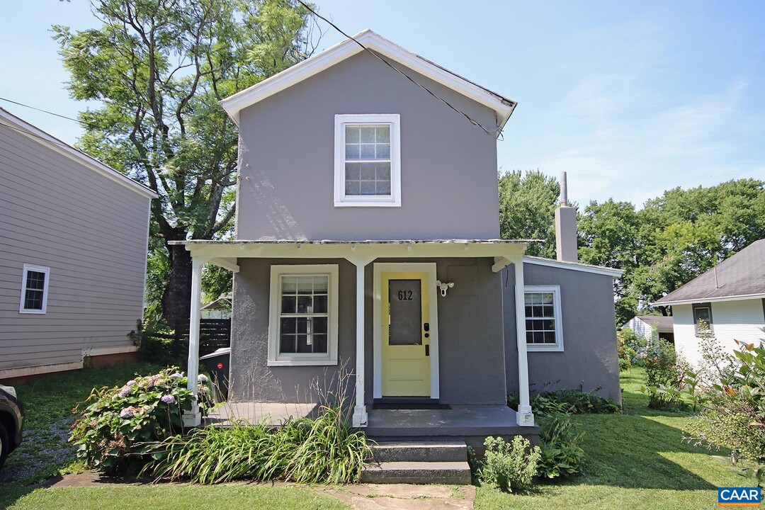 612 Belmont Ave in Charlottesville, VA - Foto de edificio