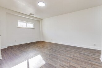 2439 Arlington Ave in Pittsburgh, PA - Foto de edificio - Building Photo