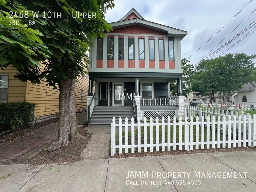 2468 W 10th St in Cleveland, OH - Building Photo