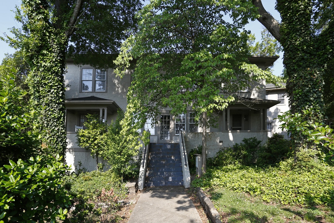 715 E McBee Ave in Greenville, SC - Building Photo