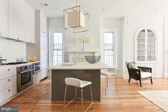 2025 Hillyer Pl NW in Washington, DC - Foto de edificio - Building Photo