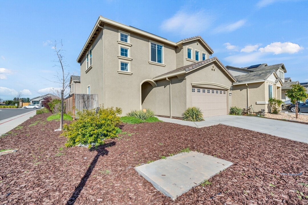 9577 Ogden Ranch Rd in Sacramento, CA - Building Photo