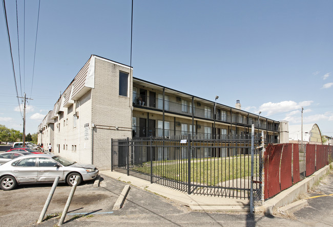 Victoria Place Apartments in Detroit, MI - Building Photo - Building Photo