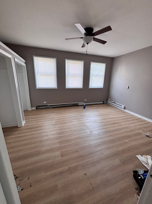 438 Villa St, Unit 1 in Elgin, IL - Building Photo - Building Photo