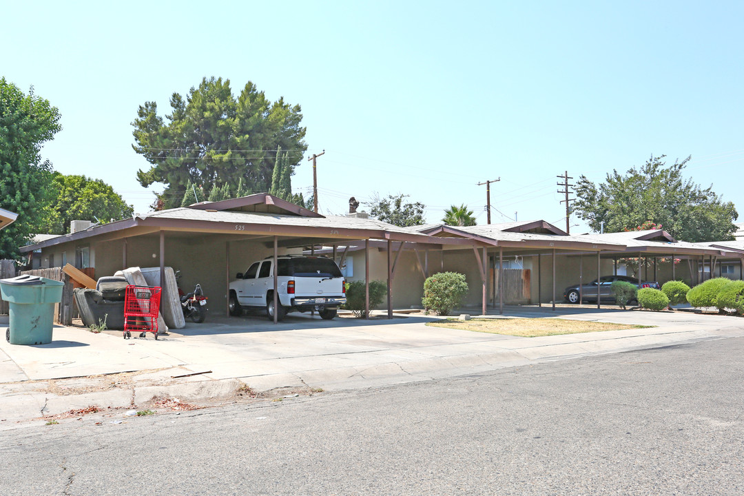 519-525 E Cypress Ave in Visalia, CA - Building Photo