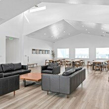 687 N 380 W, Unit X-302 in Orem, UT - Building Photo - Building Photo