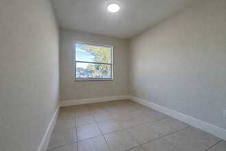 704-708-708 Karlov St in Ft. Myers, FL - Foto de edificio - Building Photo