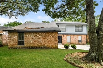 2111 Mustang Springs Dr in Missouri City, TX - Building Photo - Building Photo