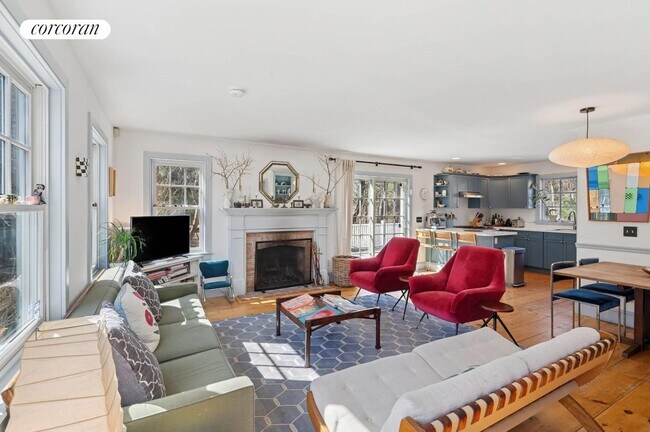 251 Meadows W in Bridgehampton, NY - Building Photo - Building Photo