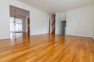 9022 Joi Dr in Richmond, VA - Foto de edificio - Building Photo