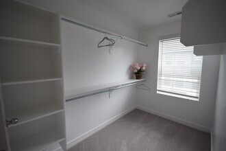 2142 N 725 W in Layton, UT - Building Photo - Building Photo