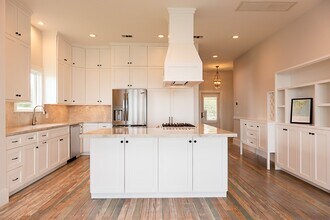 2612 Todville Rd in Seabrook, TX - Building Photo - Building Photo