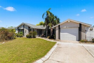 3673 Rockaway Dr in Holiday, FL - Building Photo