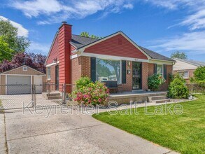 965 MacFarland Dr in Salt Lake City, UT - Building Photo - Building Photo