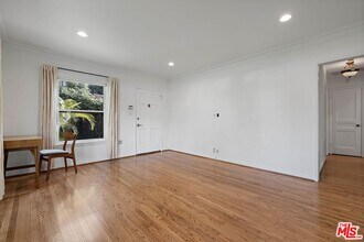 8948 Burton Way in Beverly Hills, CA - Building Photo - Building Photo