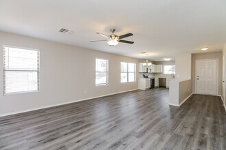 1307 S San Vincente Ct in Chandler, AZ - Foto de edificio - Building Photo