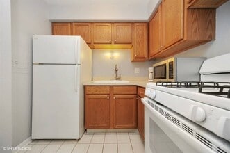 1660 Green Bay Rd in Highland Park, IL - Building Photo - Building Photo