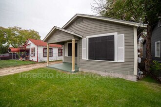 1946 Nolan St in San Antonio, TX - Building Photo - Building Photo