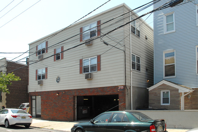 73-75 69th St in Guttenberg, NJ - Building Photo - Building Photo