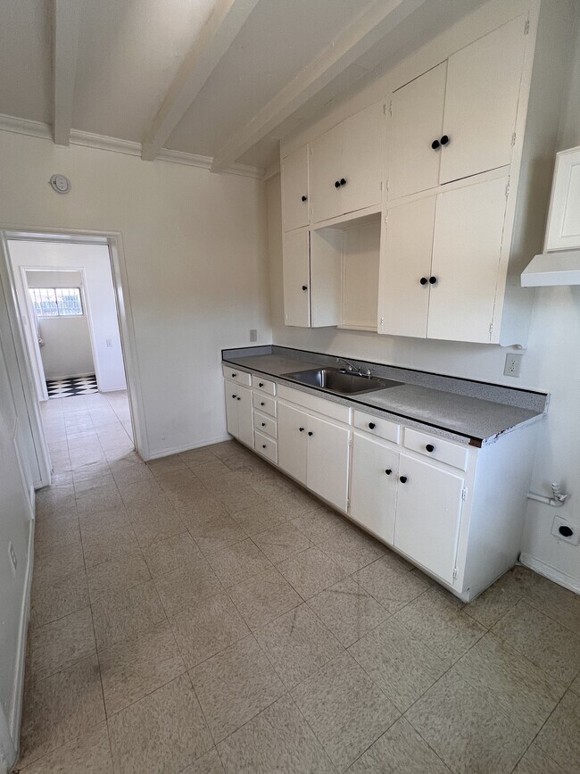 property at 132 W Lincoln St