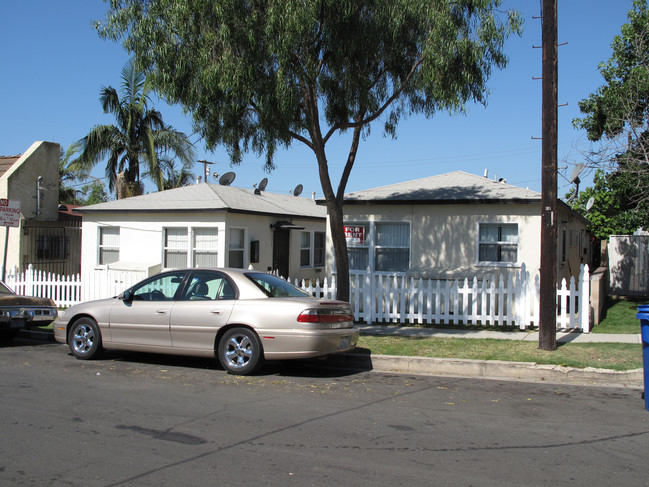 2311-2321 Lemon Ave in Long Beach, CA - Building Photo - Building Photo