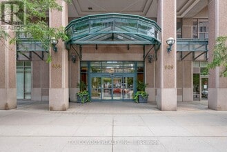 909 Bay St. in Toronto, ON - Building Photo - Building Photo