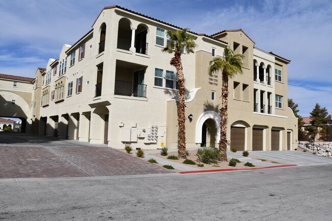 property at 2555 Hampton Rd
