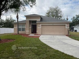 2335 Roanoke Springs Dr in Ruskin, FL - Building Photo