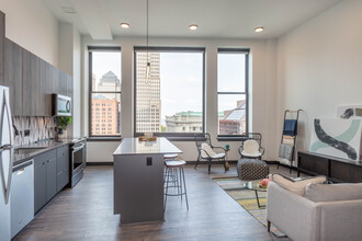 The May in Cleveland, OH - Foto de edificio - Interior Photo