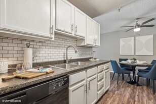 Reserve Eden Prairie Apartments