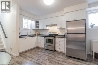 933 Glasgow St in Kitchener, ON - Building Photo - Building Photo