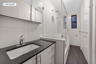 330 E 52nd St in New York, NY - Building Photo - Building Photo