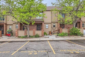 312 Wright St in Lakewood, CO - Building Photo - Building Photo