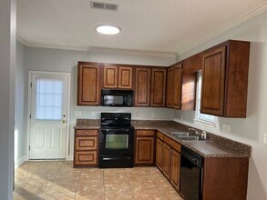 146 Mayfield Dr in Leesburg, GA - Building Photo - Building Photo