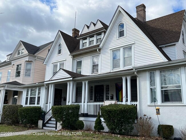 property at 1107 Grand Ave