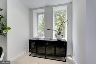1101 Q St NW, Unit 201 in Washington, DC - Building Photo - Building Photo