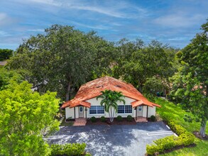 8000 NW 37th Dr in Coral Springs, FL - Building Photo - Building Photo