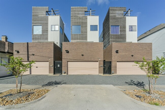 property at 2518 Mason St