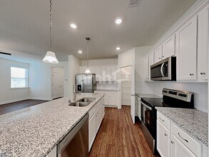7049 Creeksong Dr in Douglasville, GA - Building Photo - Building Photo