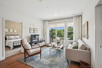 The Lodge in Marlborough, MA - Foto de edificio - Building Photo