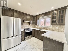 72 Dantek Ct in Brampton, ON - Building Photo - Building Photo