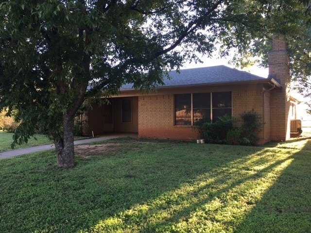 property at 975 Minter Ln
