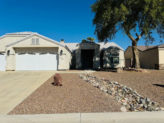 2057 Sandtrap Ln in Fort Mohave, AZ - Building Photo - Building Photo