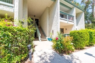 23637 Park Capri, Unit 34 in Calabasas, CA - Foto de edificio - Building Photo