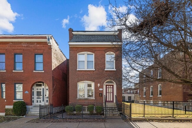 property at 4456 Chouteau Ave