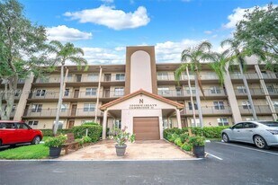1000 SW 125th Ave in Pembroke Pines, FL - Building Photo