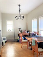 85 Cross St, Unit 2 in Somerville, MA - Foto de edificio - Building Photo